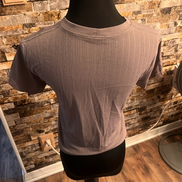 Lululemon top - Picture 2 of 3
